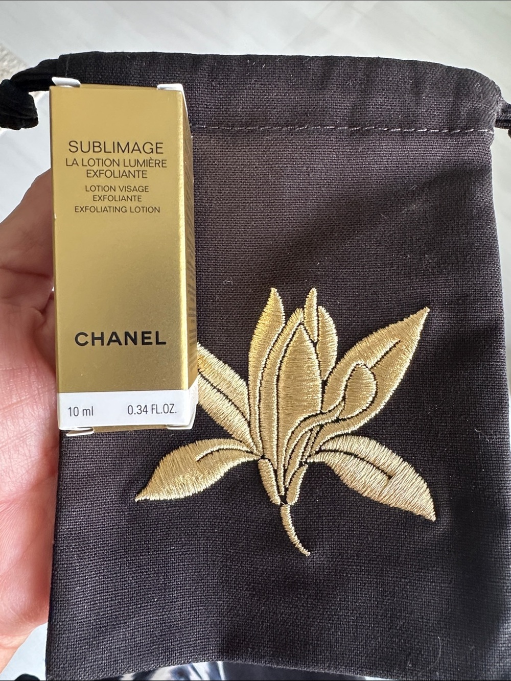 Chanel Sublimage La Lotion Lumière Exfoliante - 10 ml Gold & Black l travel bag